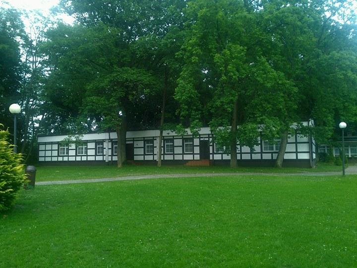 Hostel Dworek Osiecki Koral Osieki  外观 照片