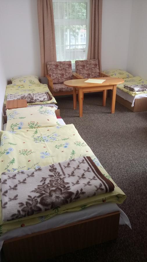 Hostel Dworek Osiecki Koral Osieki  外观 照片